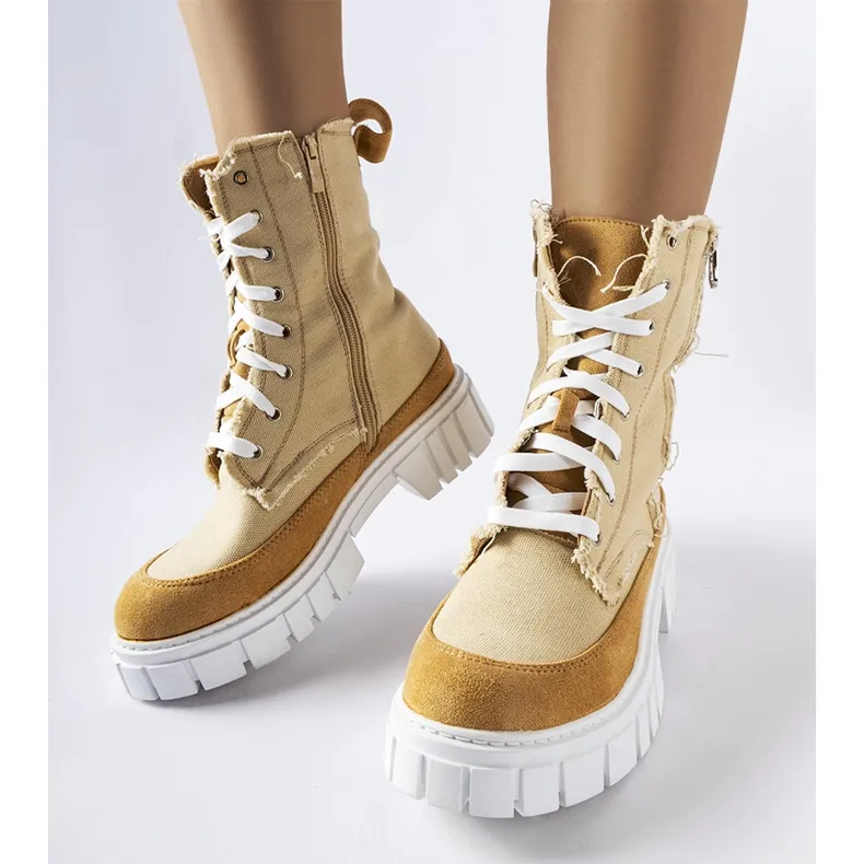 Beige Insulated Crispiero Boots