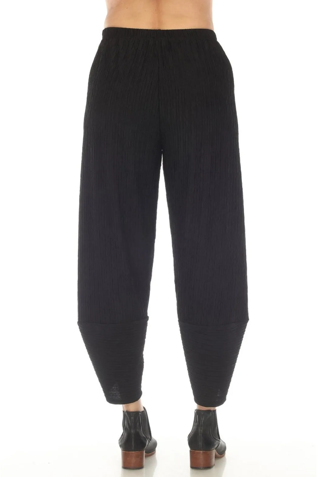 Black Textured Knit Pant