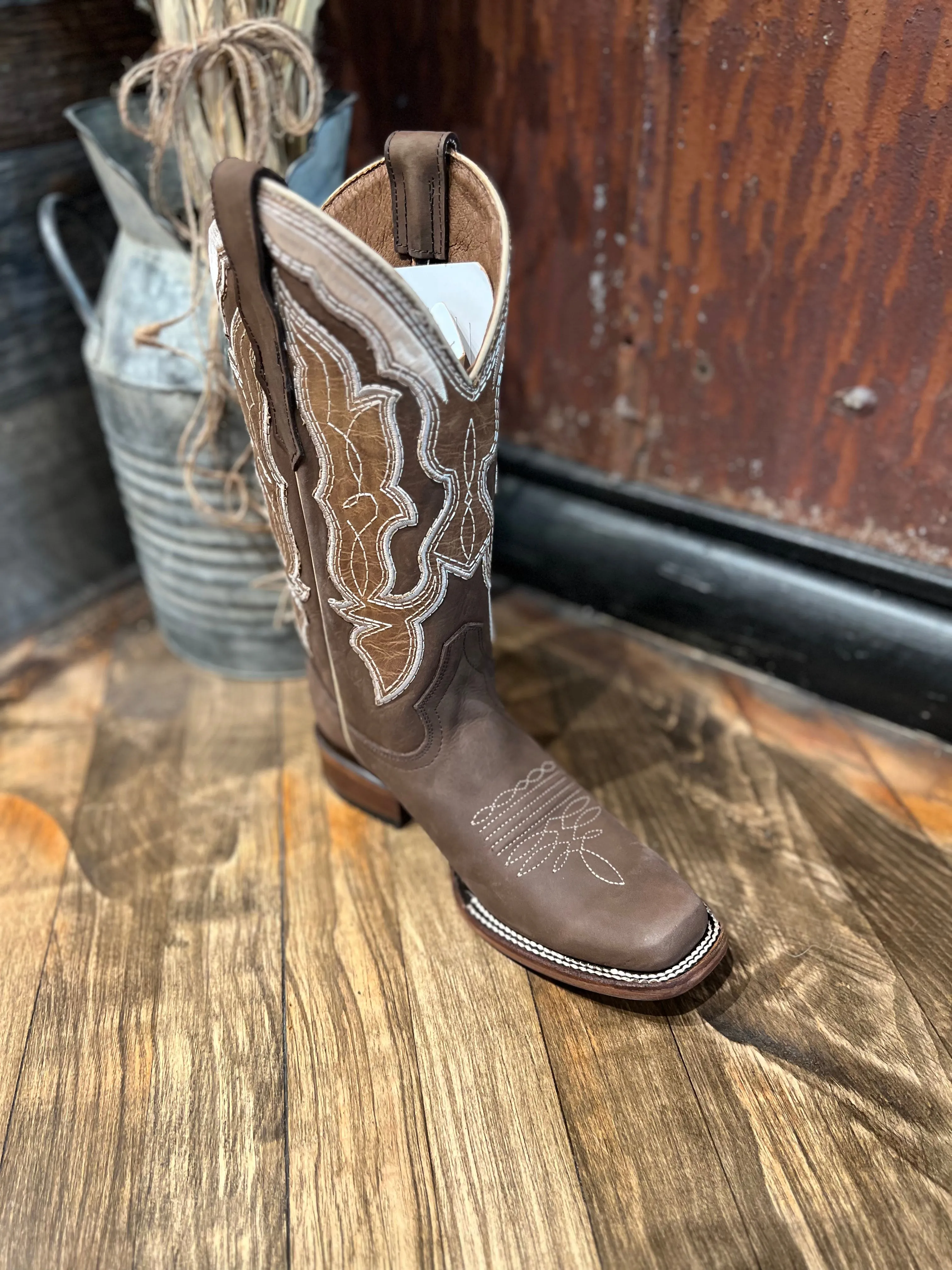 Brown Embroidered Square Toe Shoes.