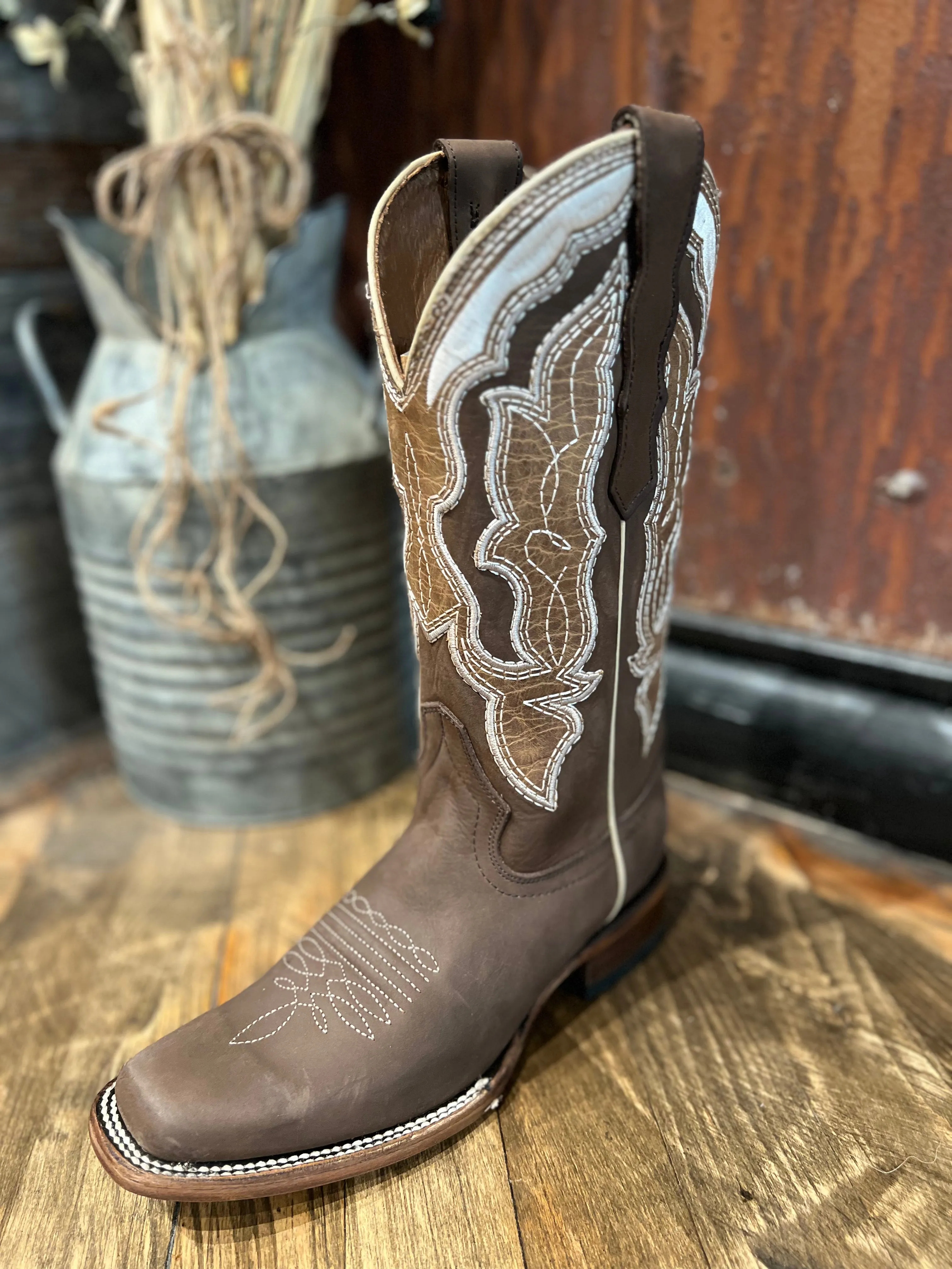 Brown Embroidered Square Toe Shoes.