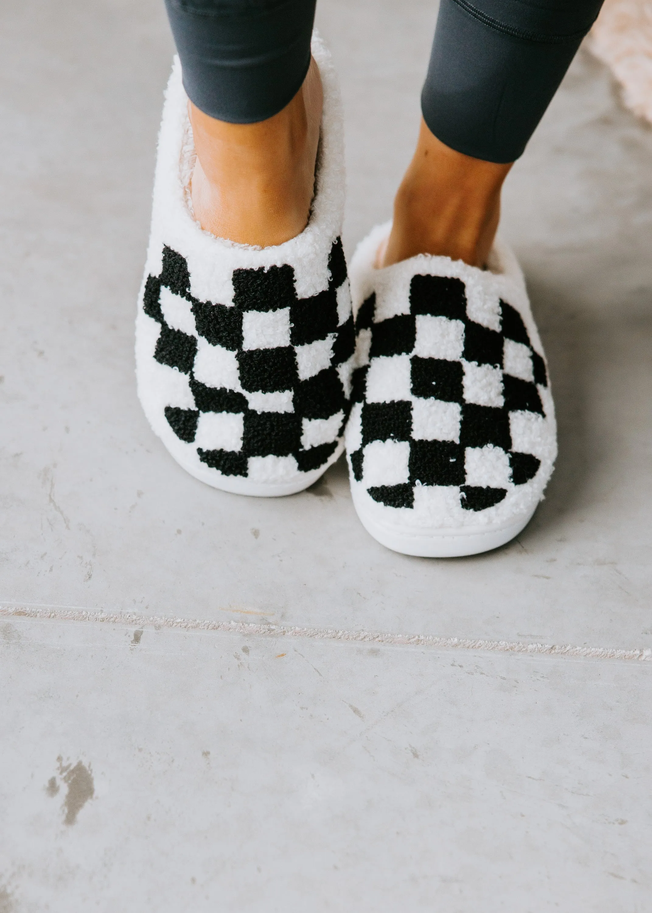 Cozi Checkered Slippers