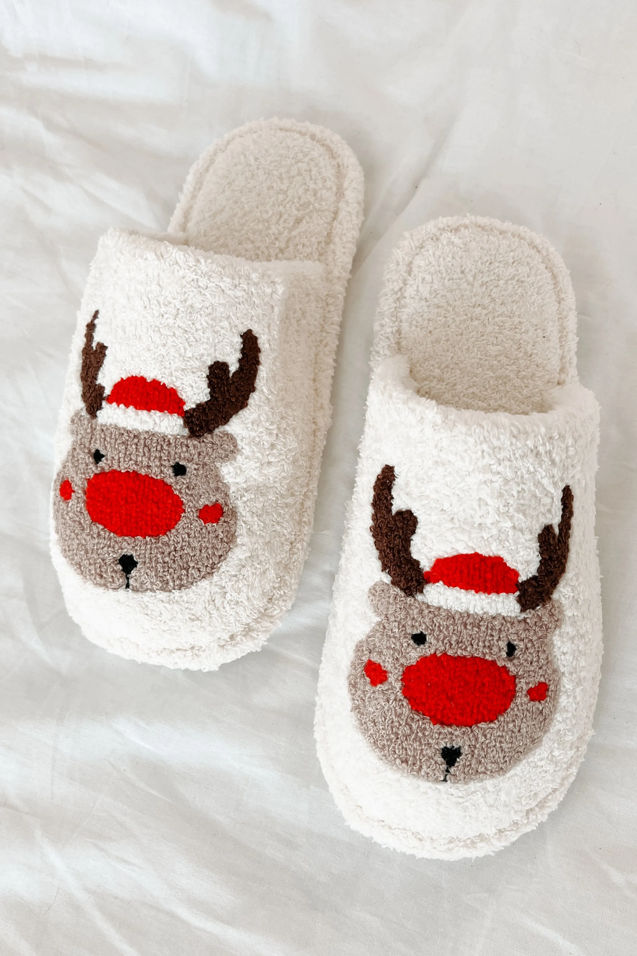 Hey Rudolph Fuzzy Reindeer Slippers (White/Reindeer)