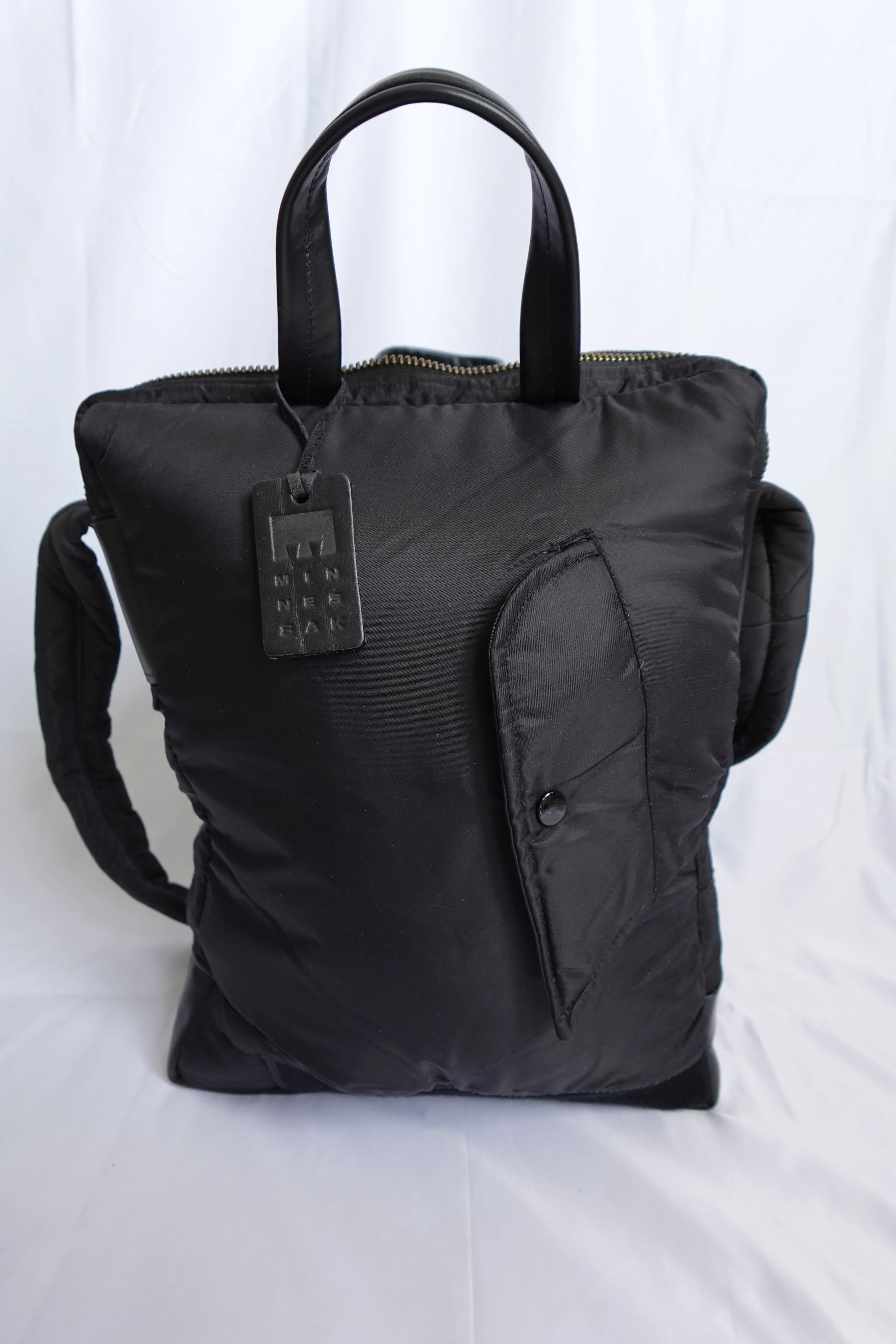 In Flight Medium Shoulder Bag Black