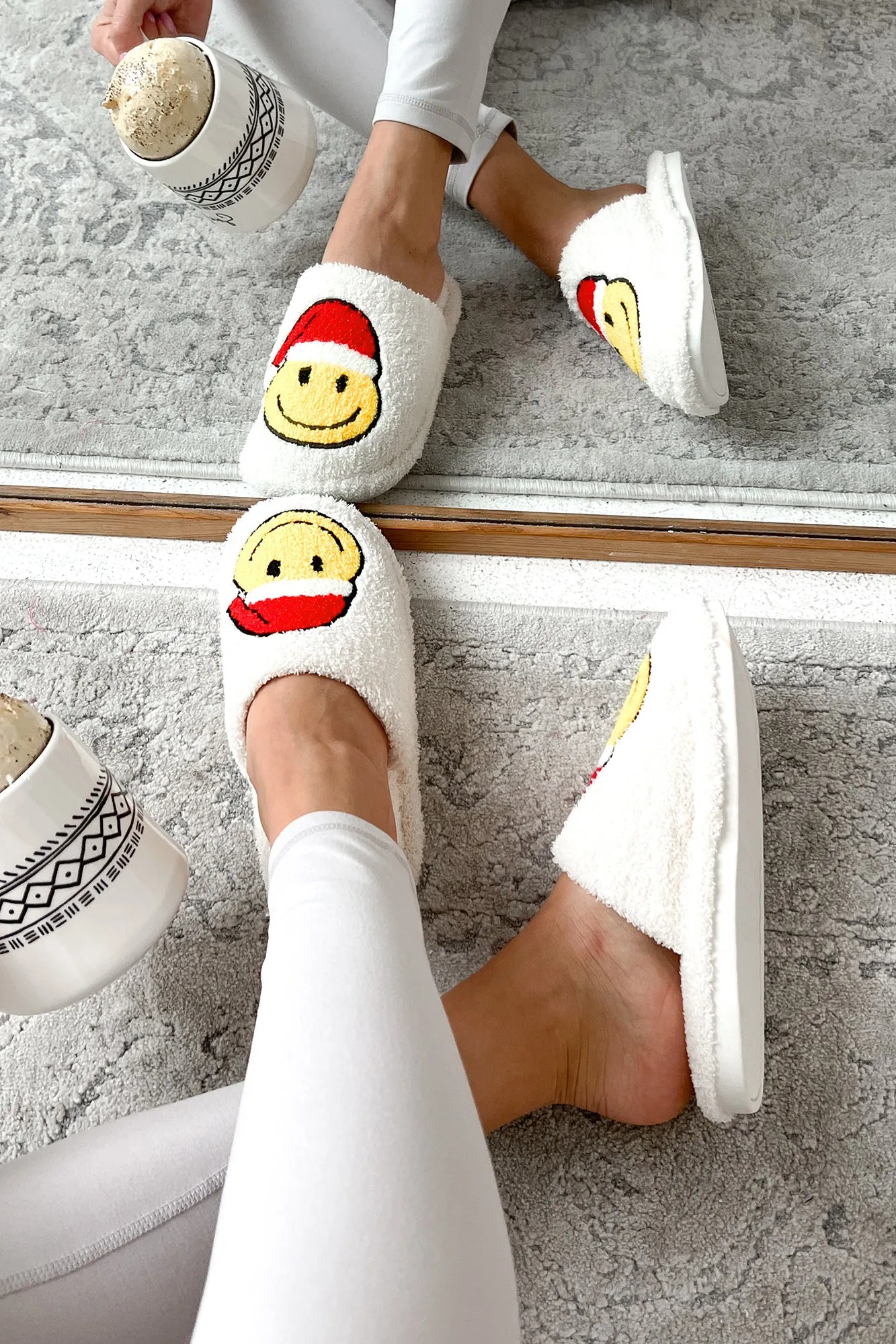 Jolly For The Holidays Fuzzy Santa Smile Slippers (White/Santa)