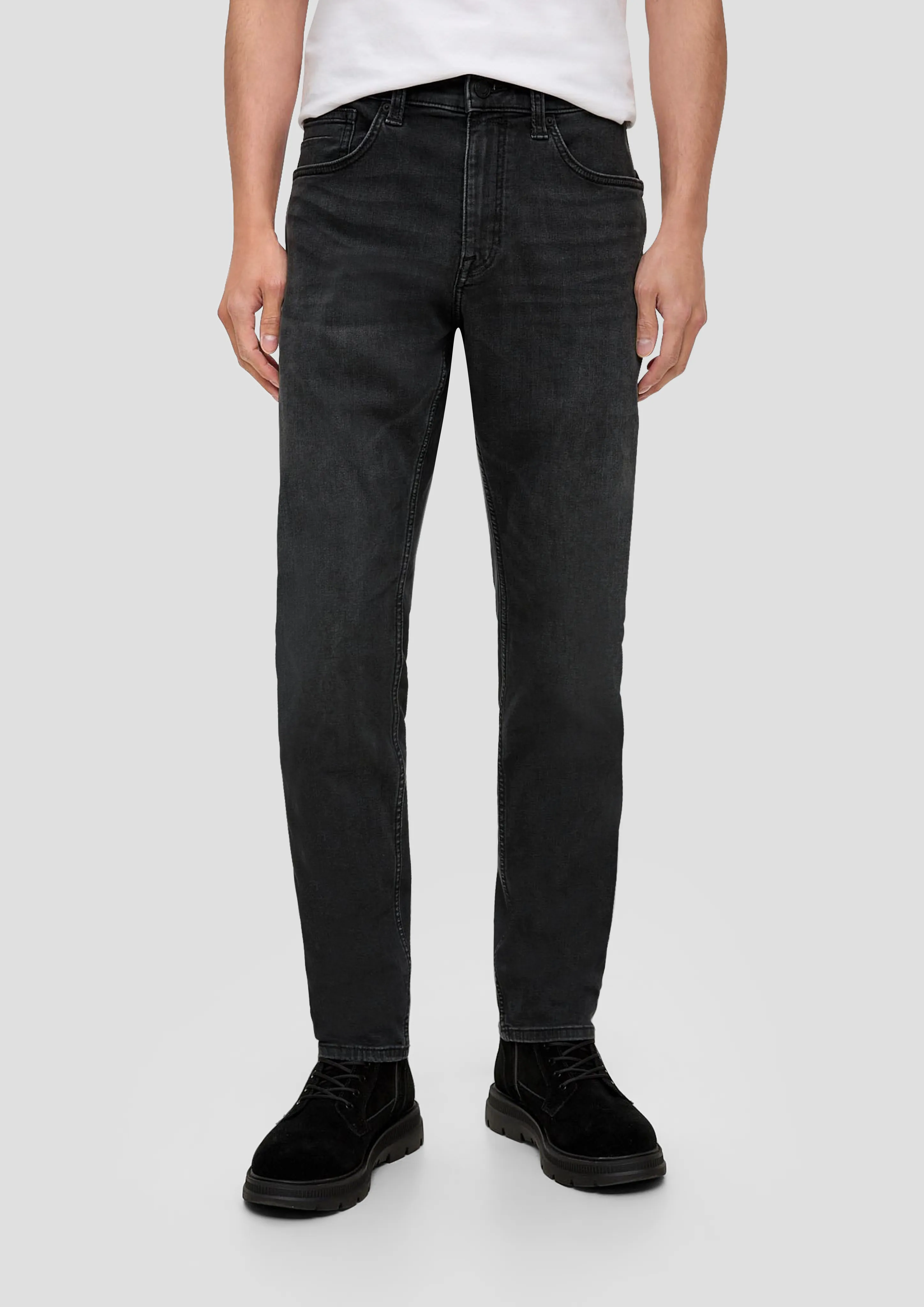 Mauro jeans / regular fit / high rise / tapered leg