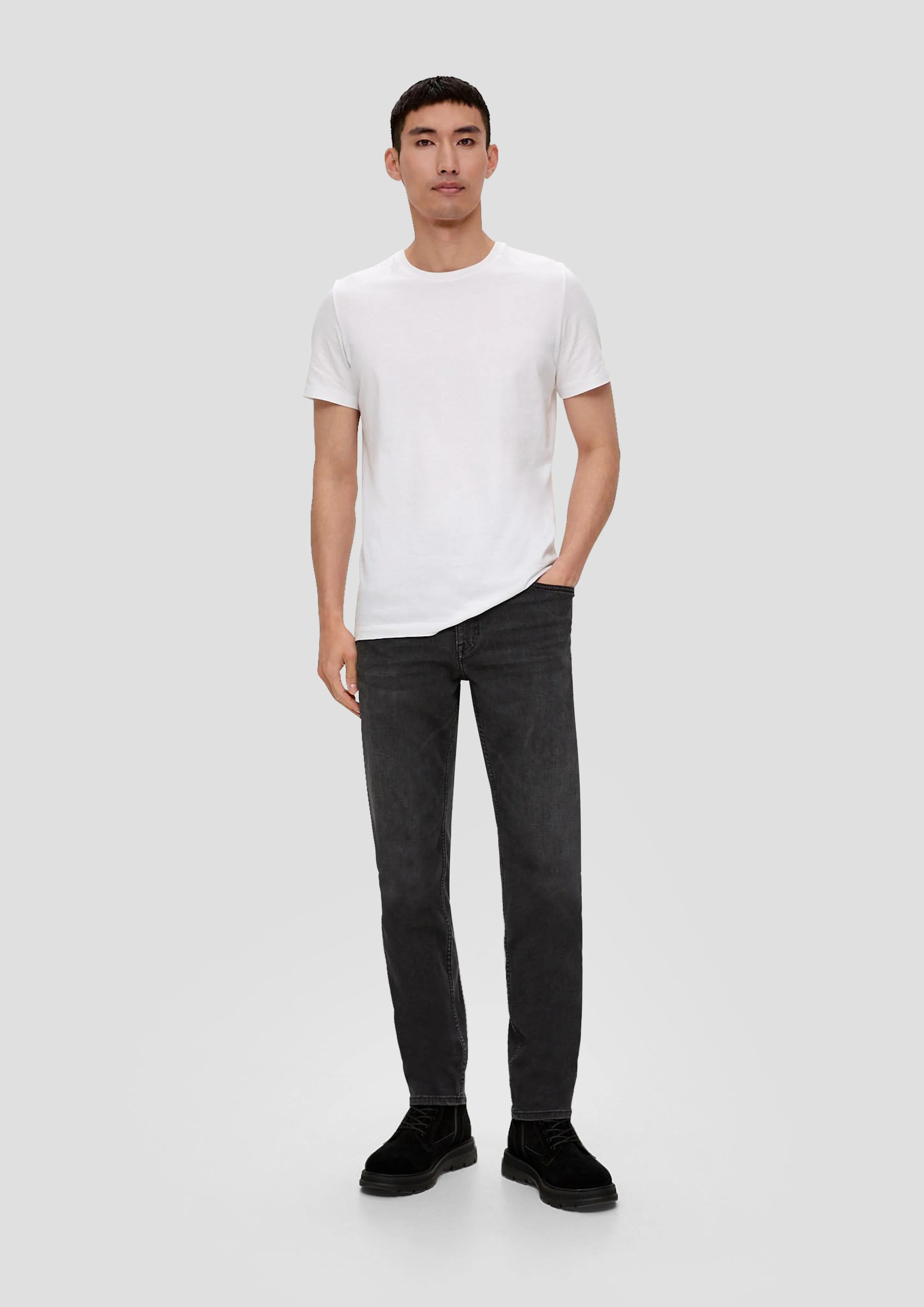 Mauro jeans / regular fit / high rise / tapered leg