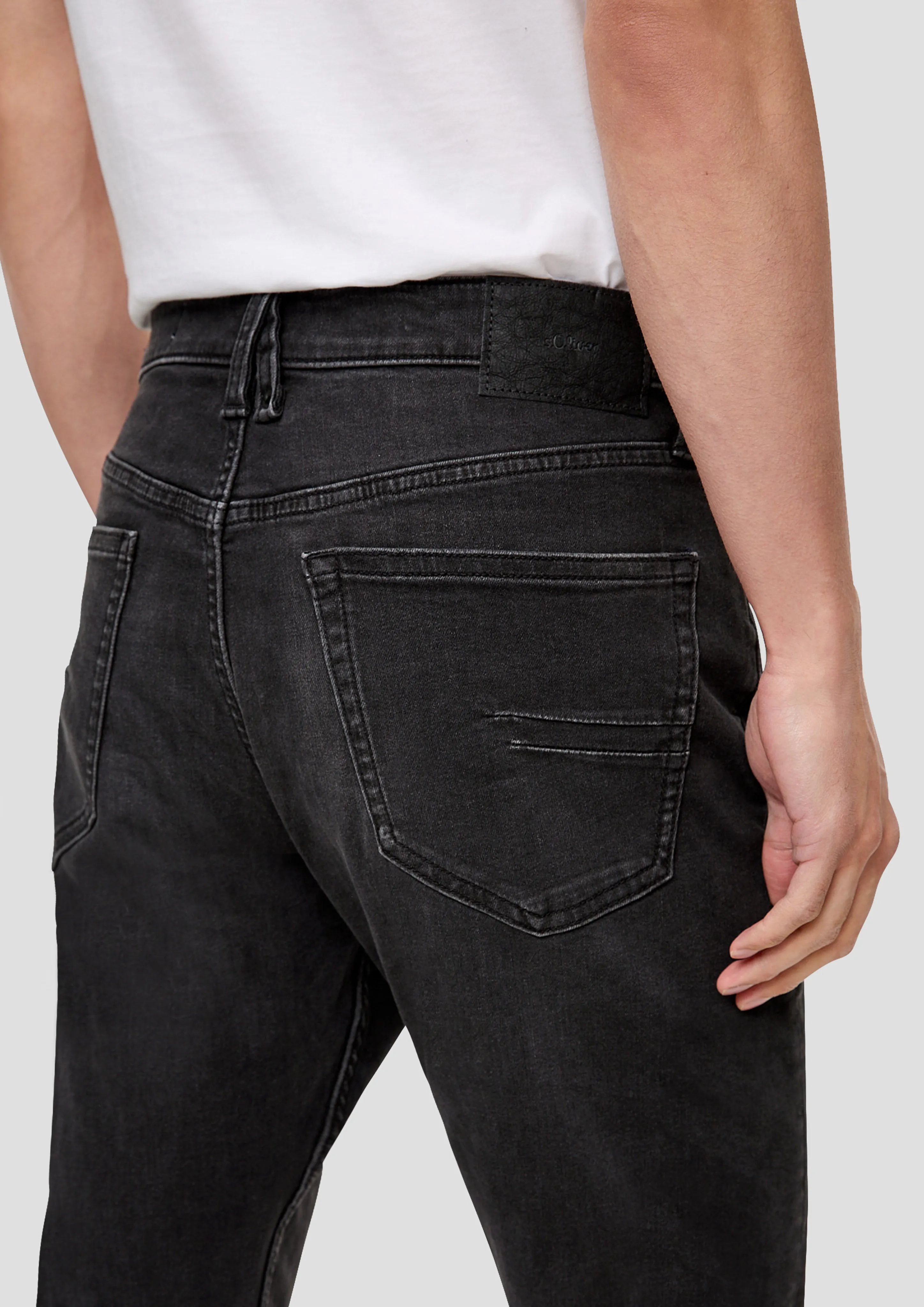 Mauro jeans / regular fit / high rise / tapered leg