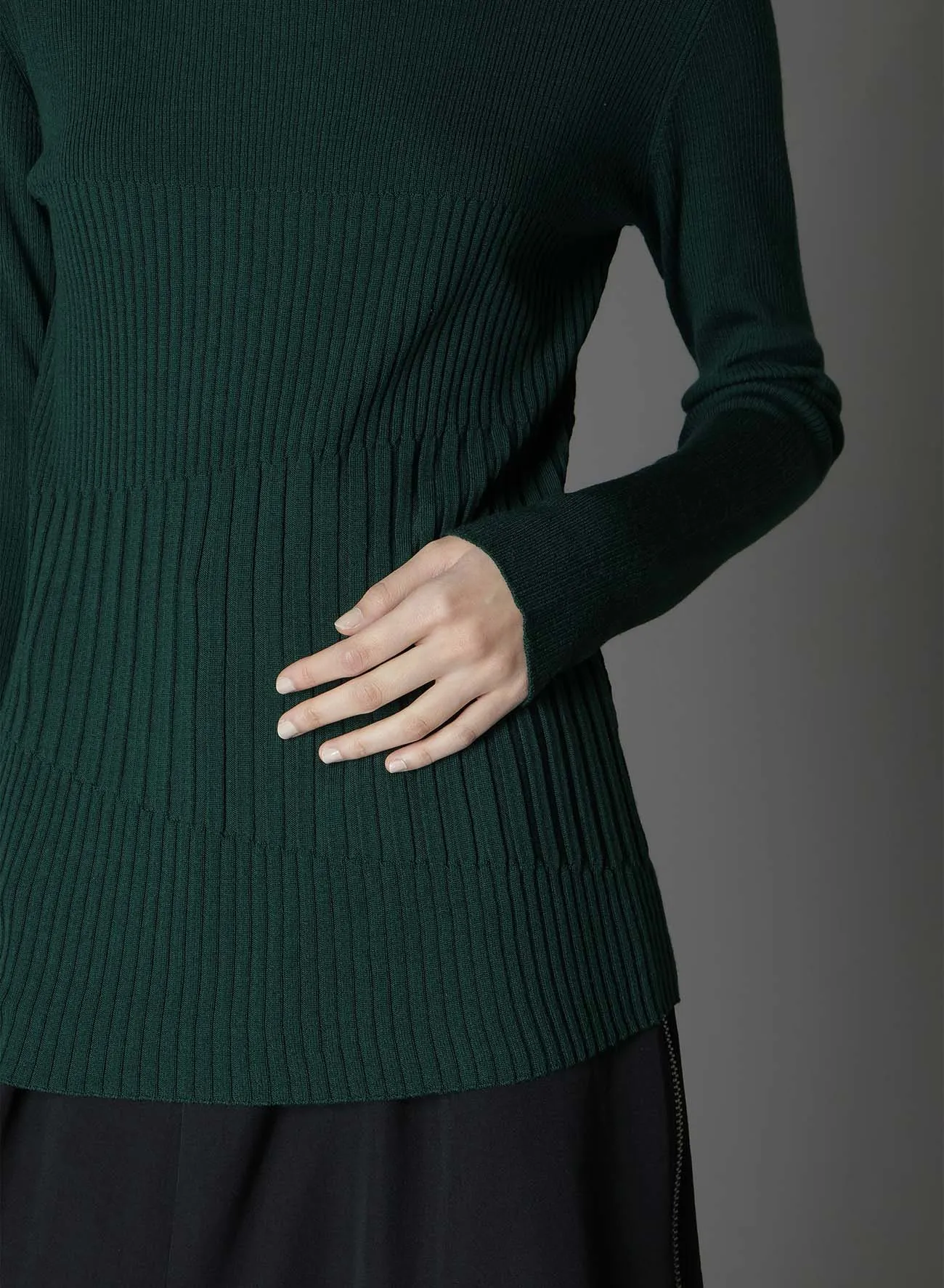 MERINO WOOL DESIGN TURTLENECK KNIT