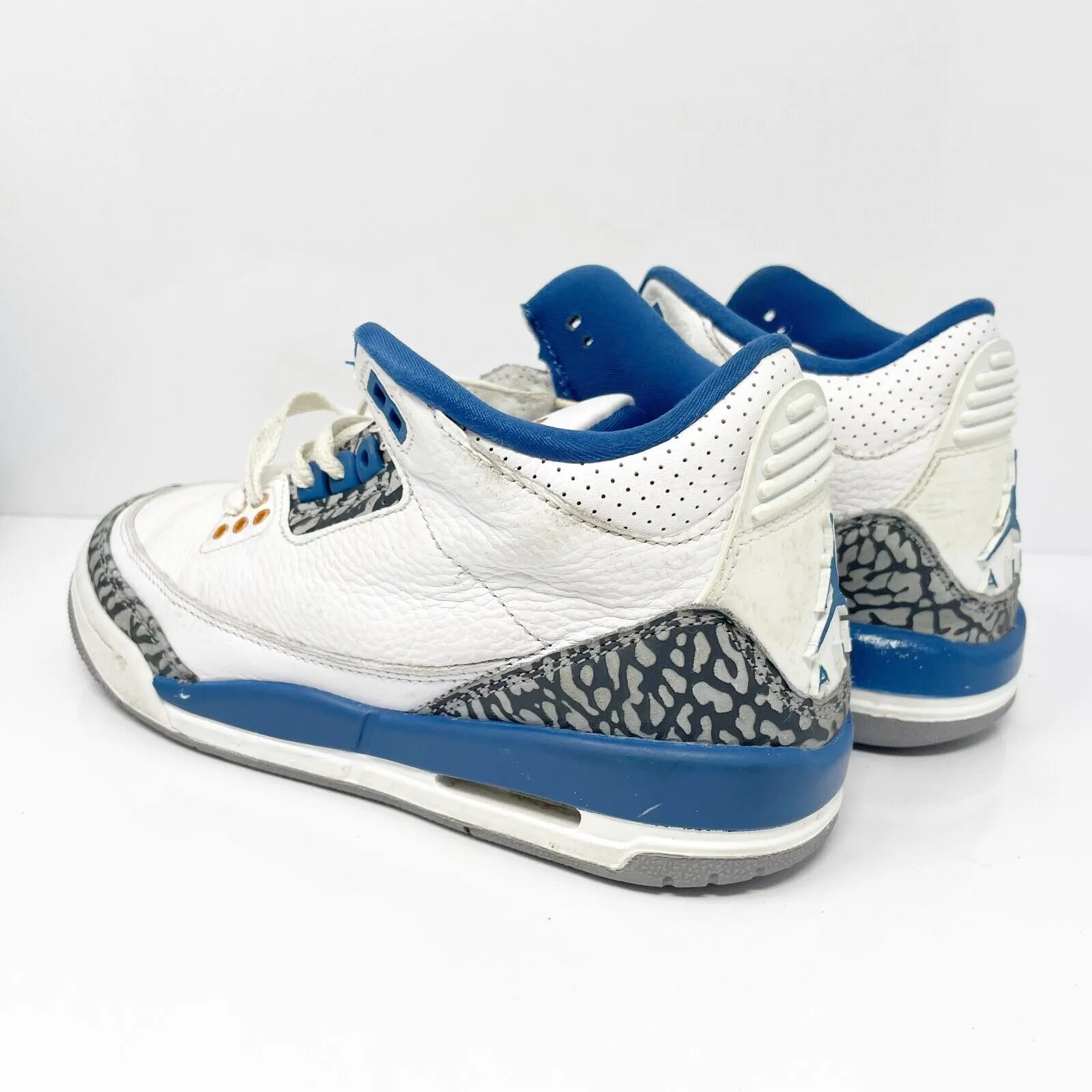 Nike Boys Air Jordan 3 DM0967-148 White Basketball Shoes Sneakers Size 4Y