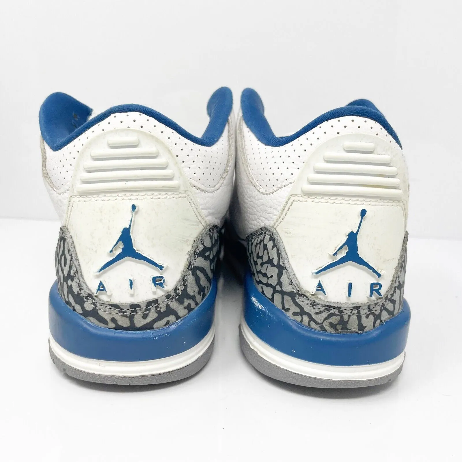 Nike Boys Air Jordan 3 DM0967-148 White Basketball Shoes Sneakers Size 4Y