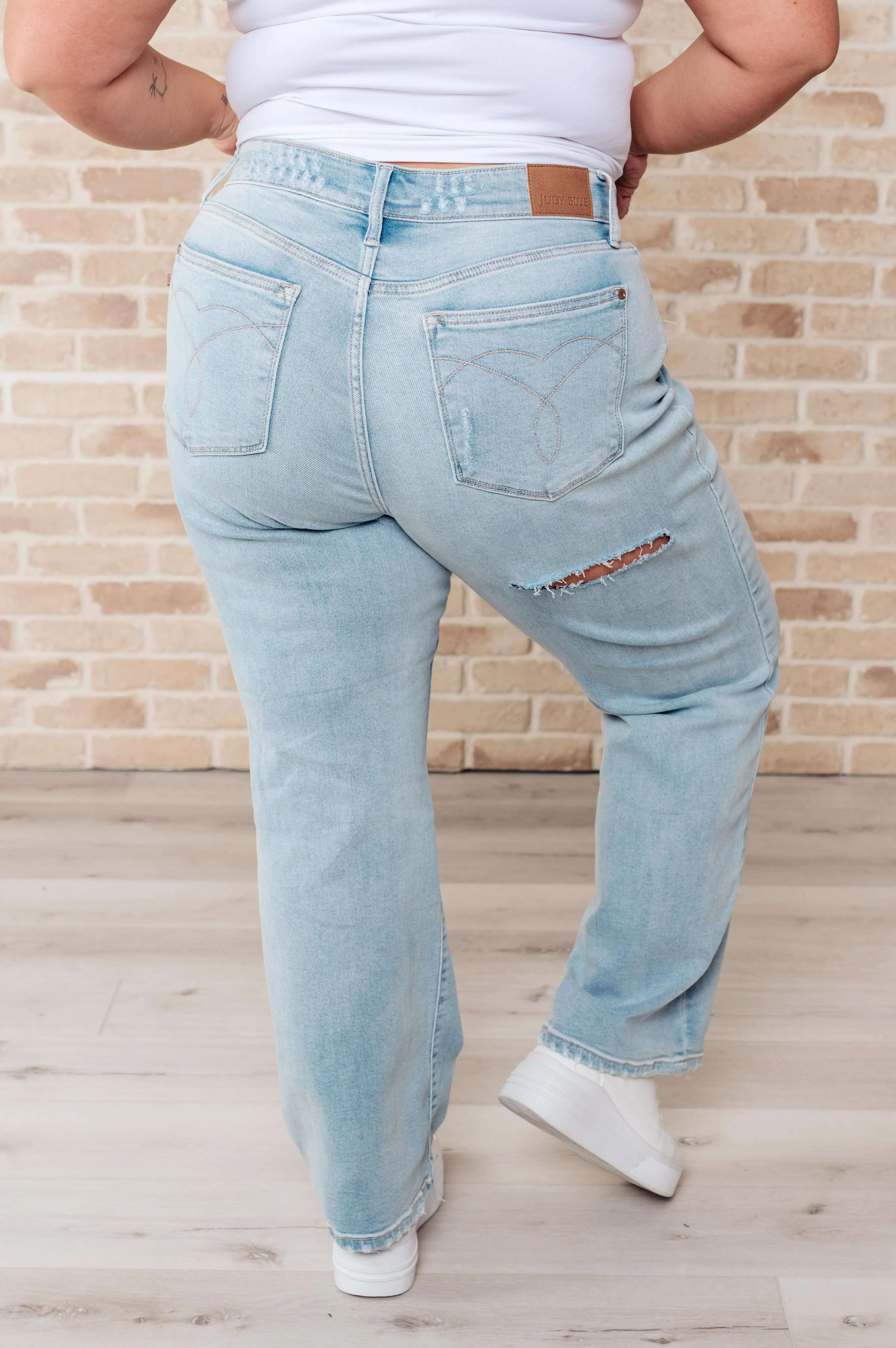 Parker High Rise 90s Straight Jeans - Flattering Fit & Classic Style