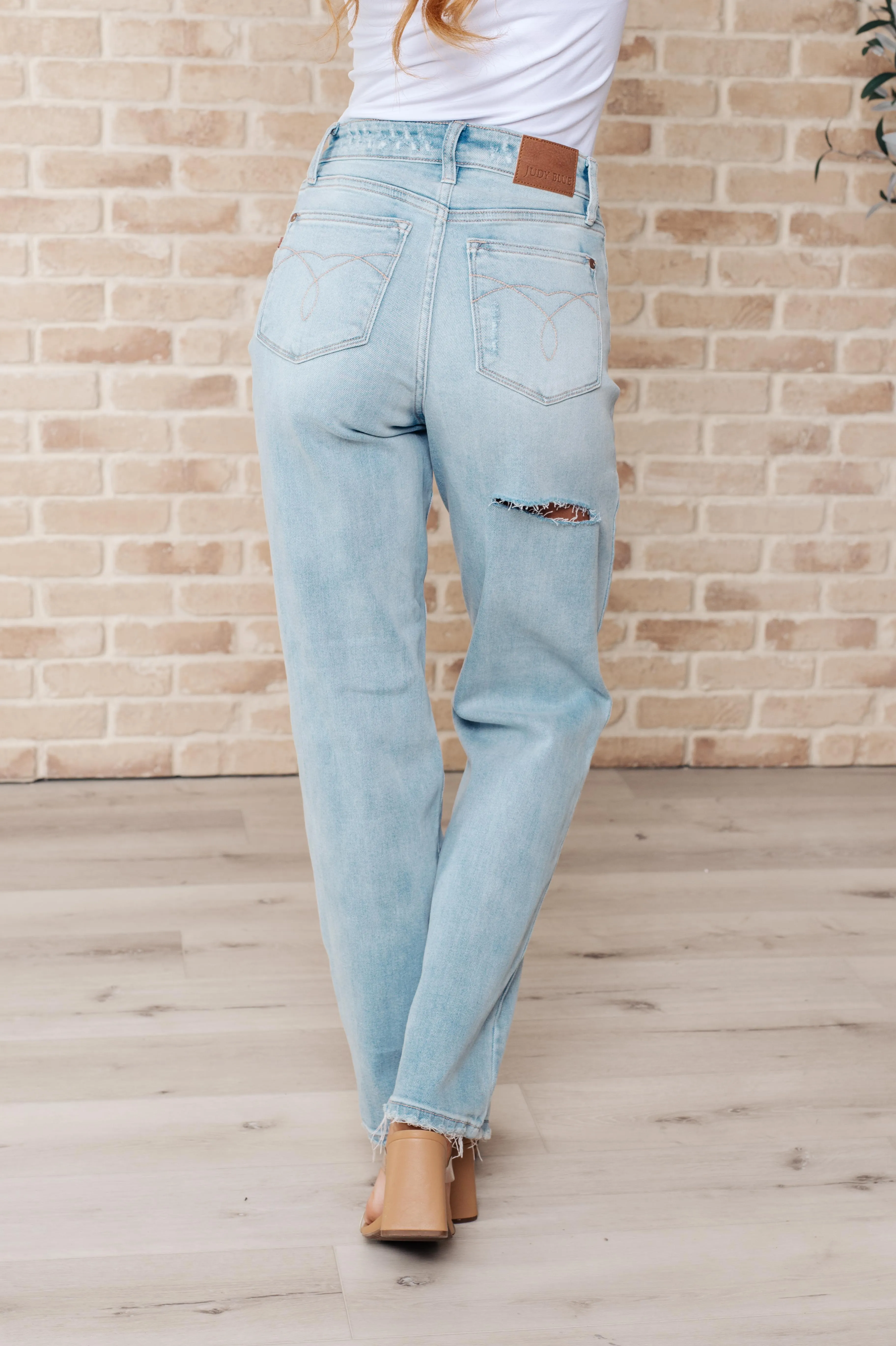 Parker High Rise 90s Straight Jeans - Flattering Fit & Classic Style