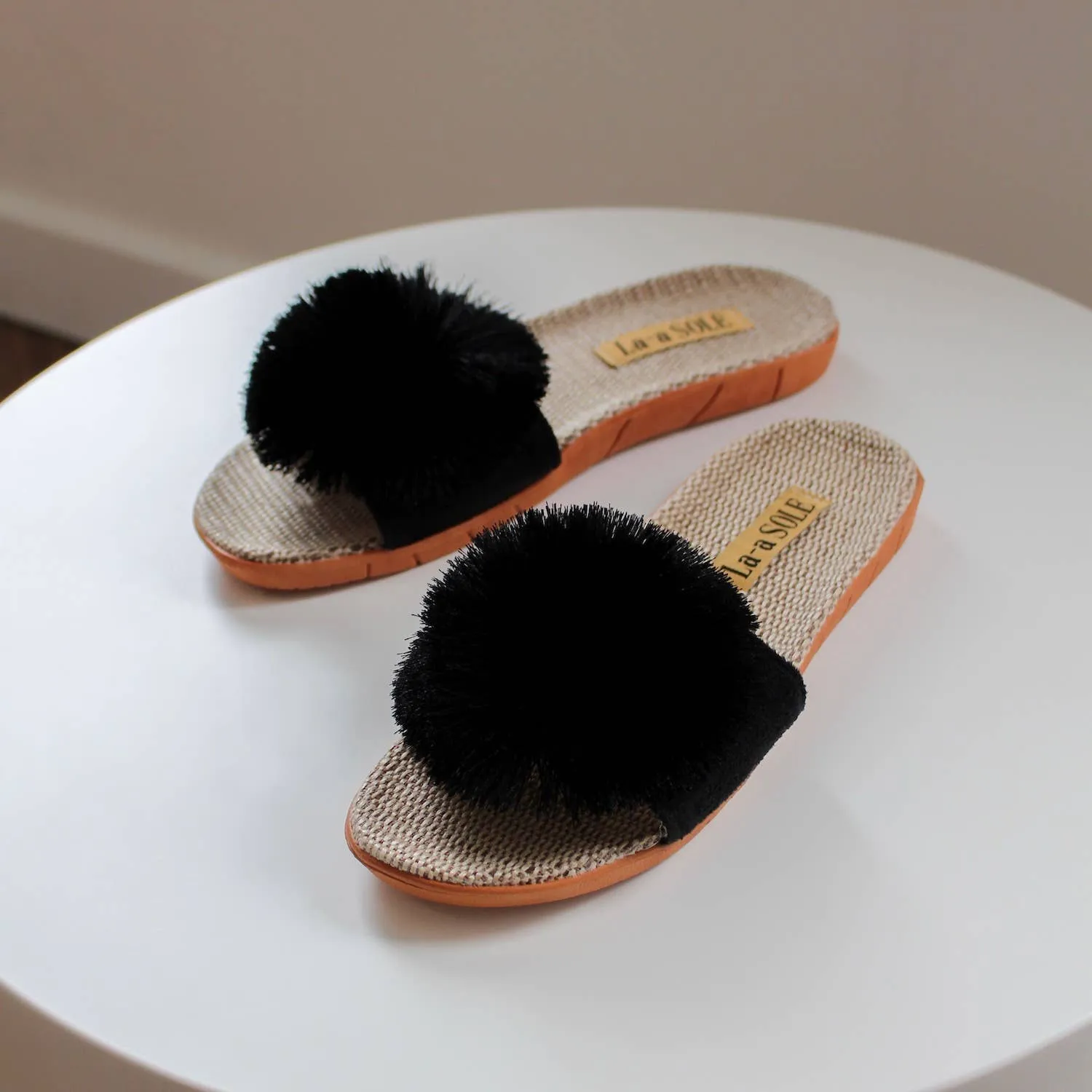 Pom Pom Slides | Black