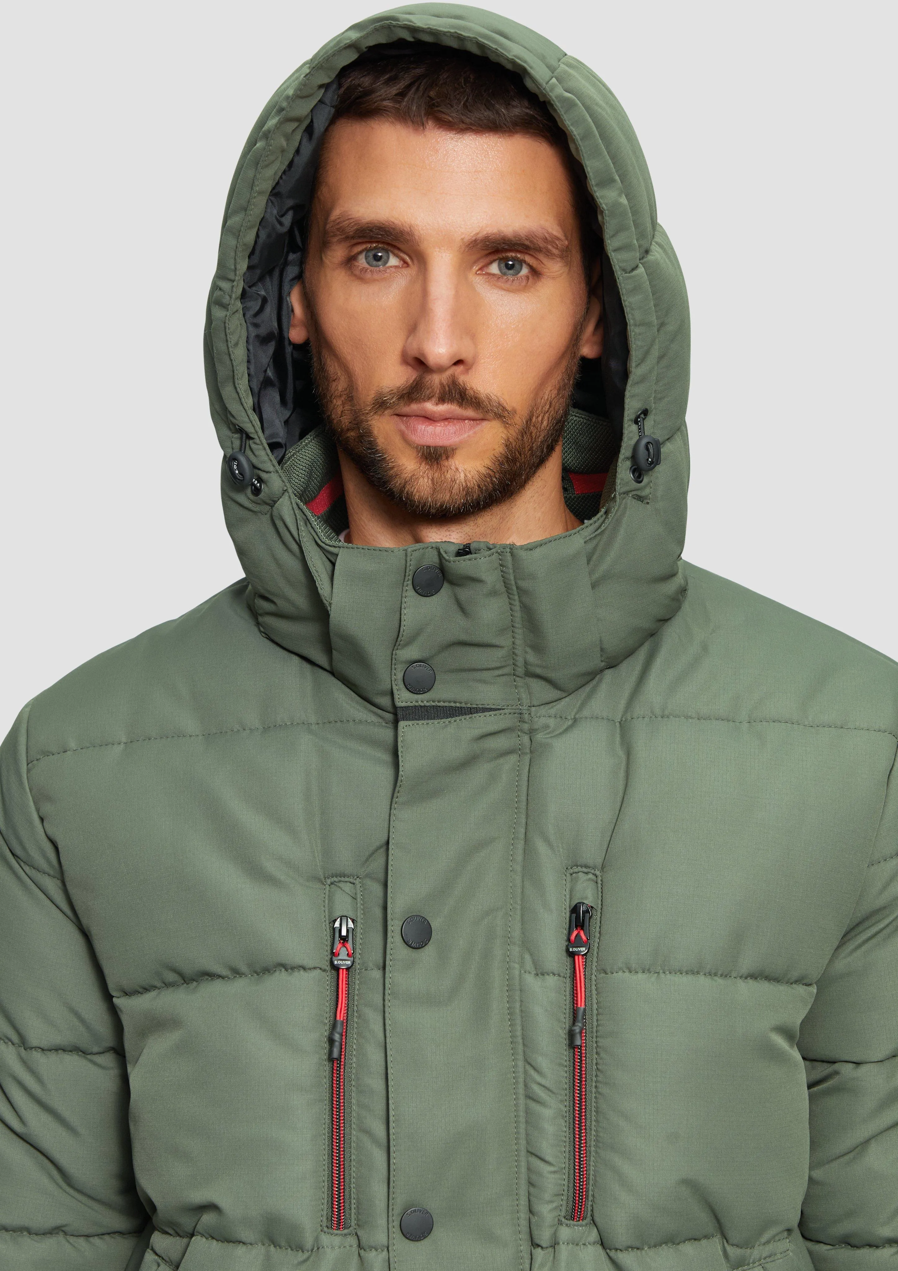 Quilted parka with a detachable hood