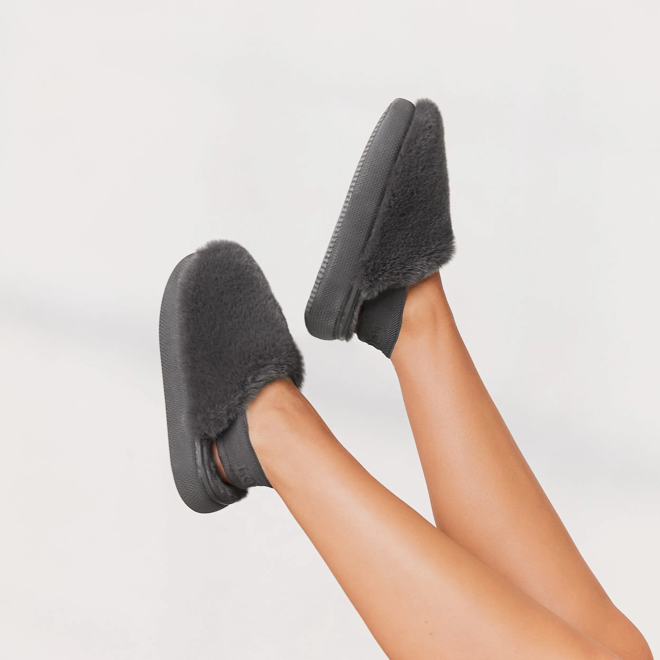 Signature Slippers in Charcoal