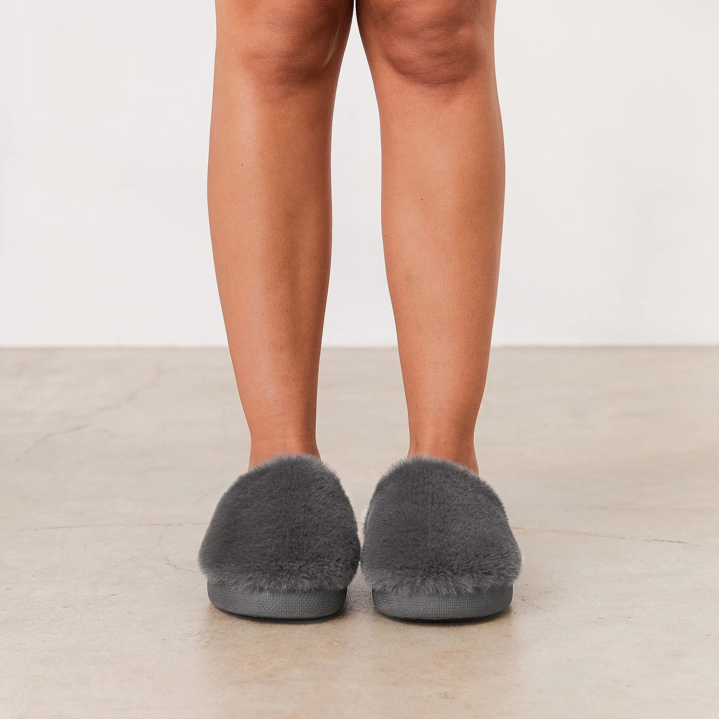 Signature Slippers in Charcoal