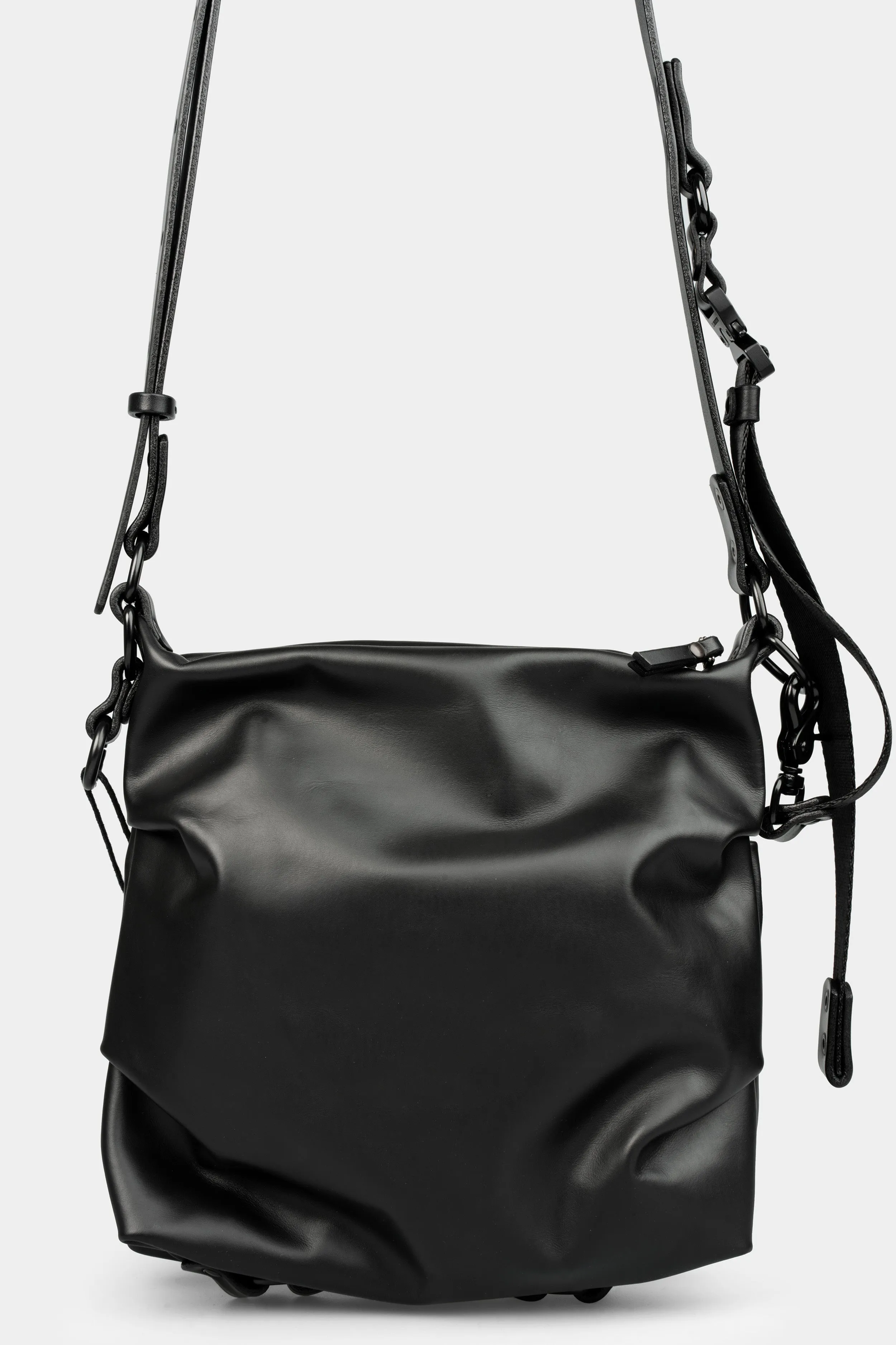 Sung horse leather shoulder bag