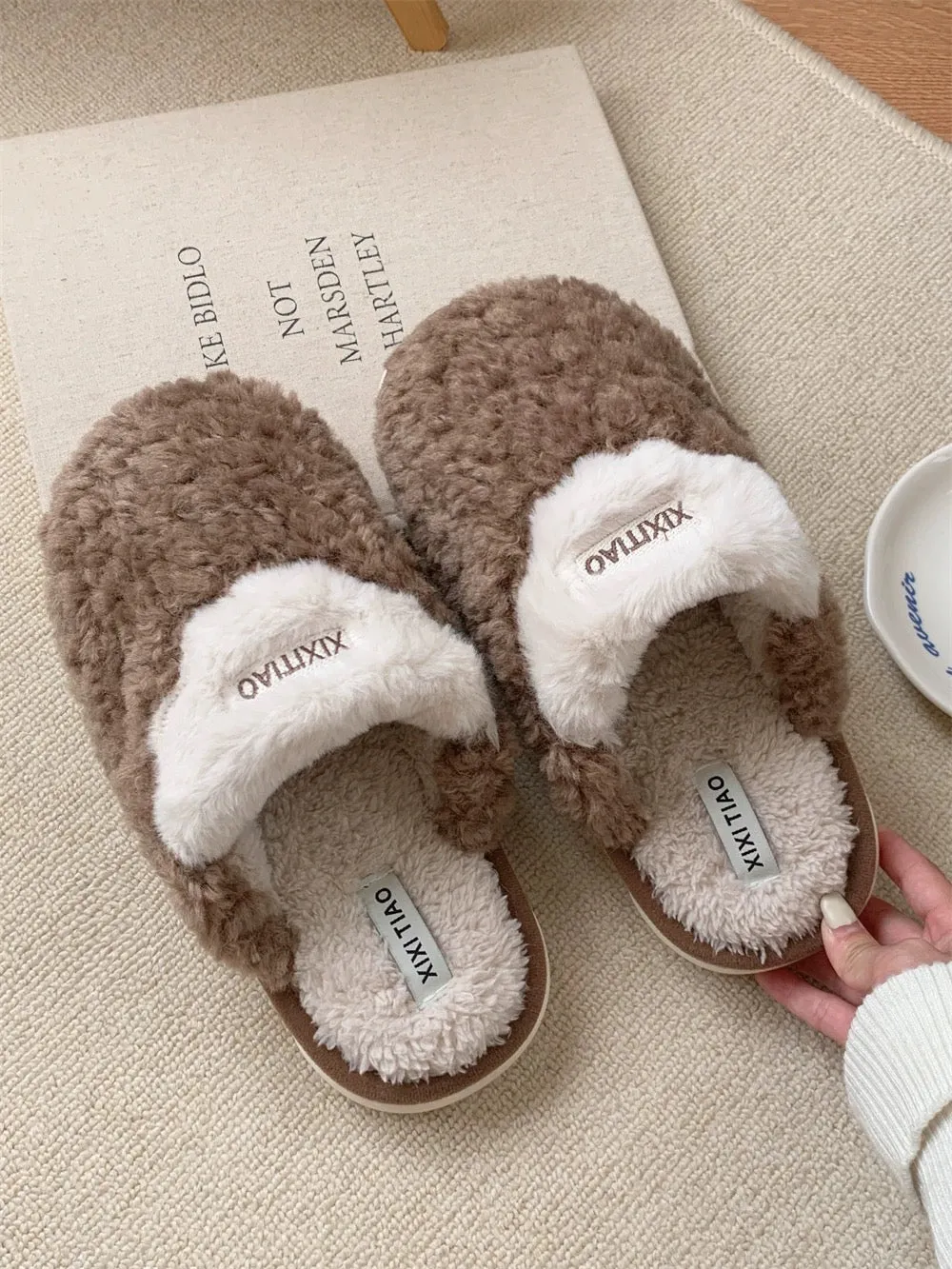 Thin strips couple cotton slippers autumn and winter men and women fashion home warm Korean version of the butterfly fur shoes i