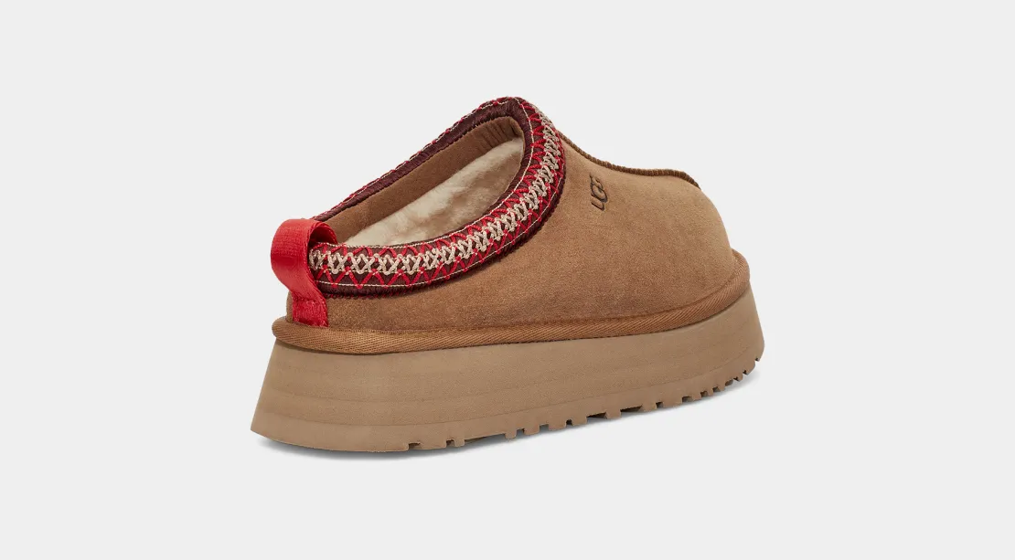 UGG Tazz Platform Clog in Chestnut